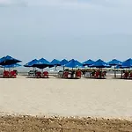 Refugio junto al mar en el Cabrero