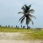 Refugio junto al mar en el Cabrero